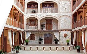 Apartamentos Rurales La Platea
